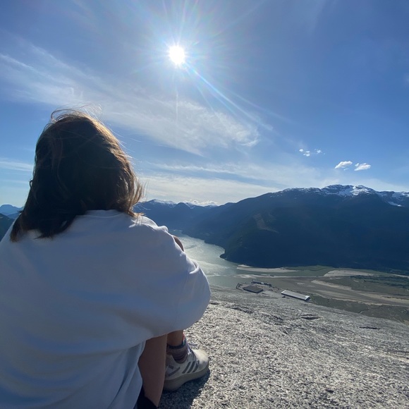 Meet your Posher, Outtamyclozet - Picture 1 of 1